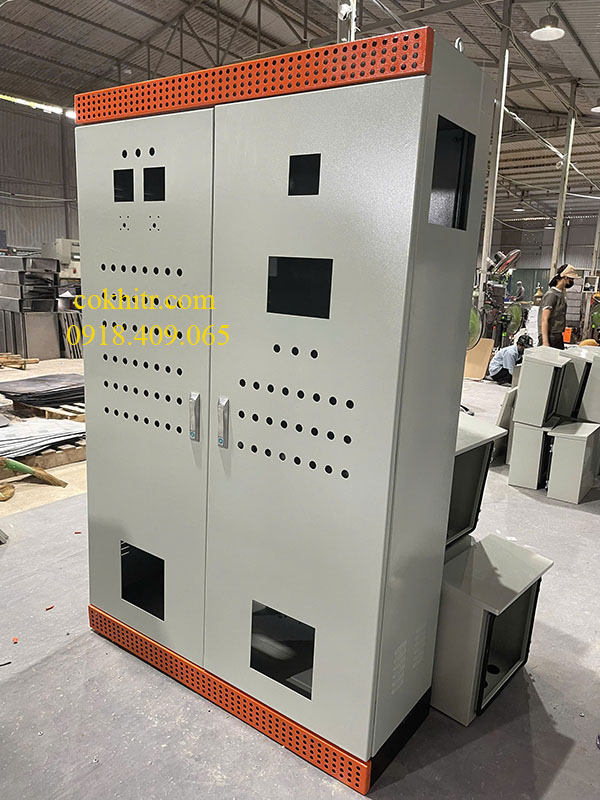 tu-dien-cong-nghiep-1600x1400-panel-chia-2-ngan-2-canh-mo-2-phia-khoet-lo-dong-ho